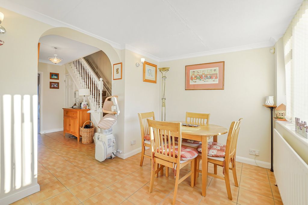 Property photo 3 of 18