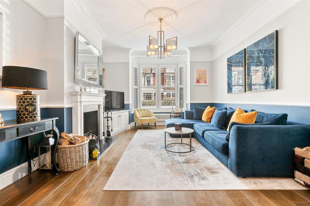 Property photo 1 of 11 Reception Room