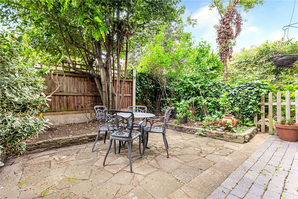 Property photo 3 of 9 Picture No. 18