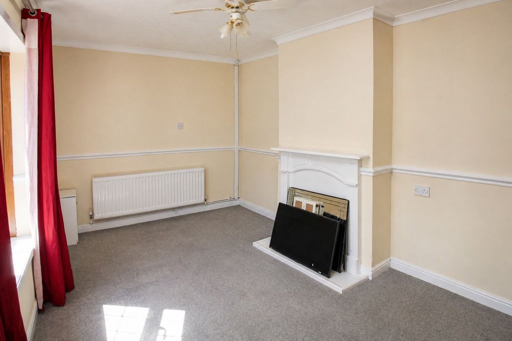 Property photo 3 of 14