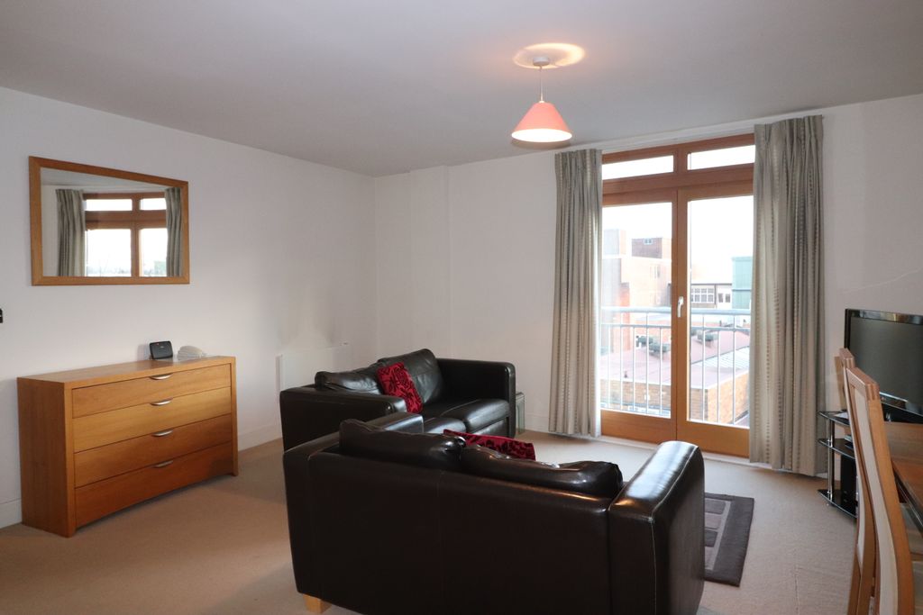 Property photo 2 of 7 Photo 02