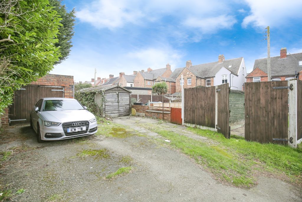 Property photo 2 of 21 E7110E36-Mw-3286