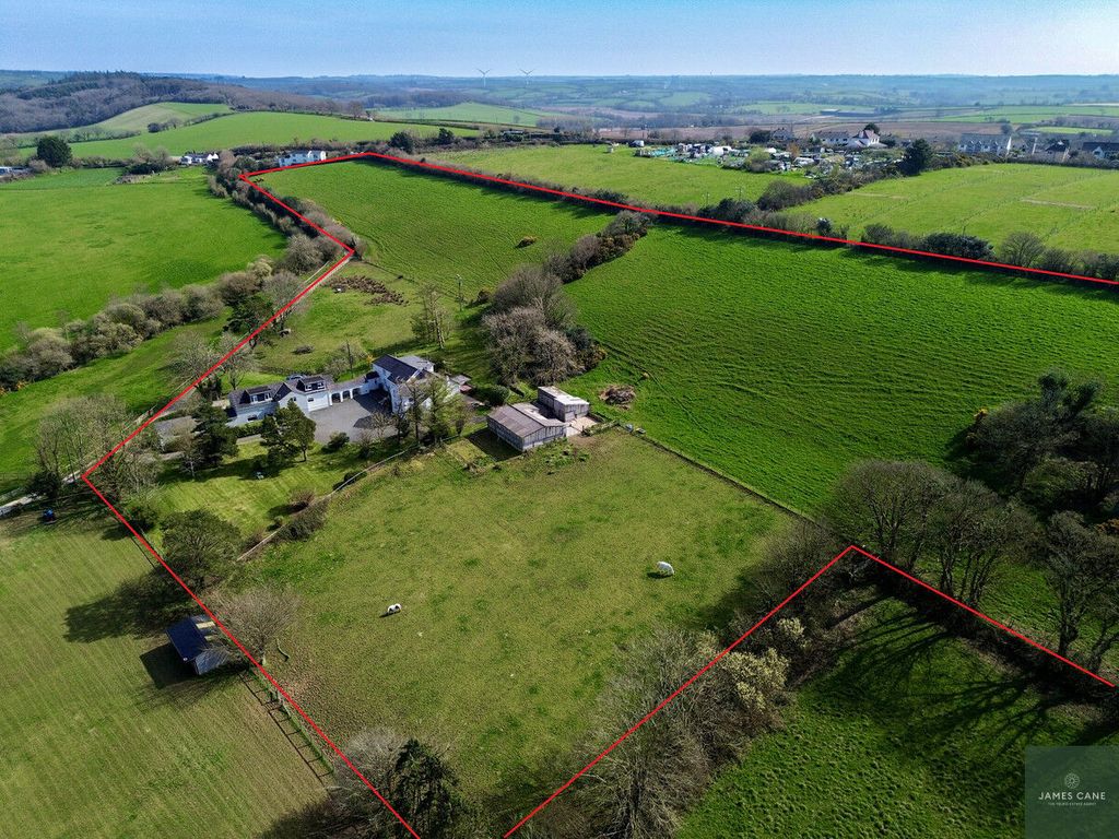 Property photo 2 of 35