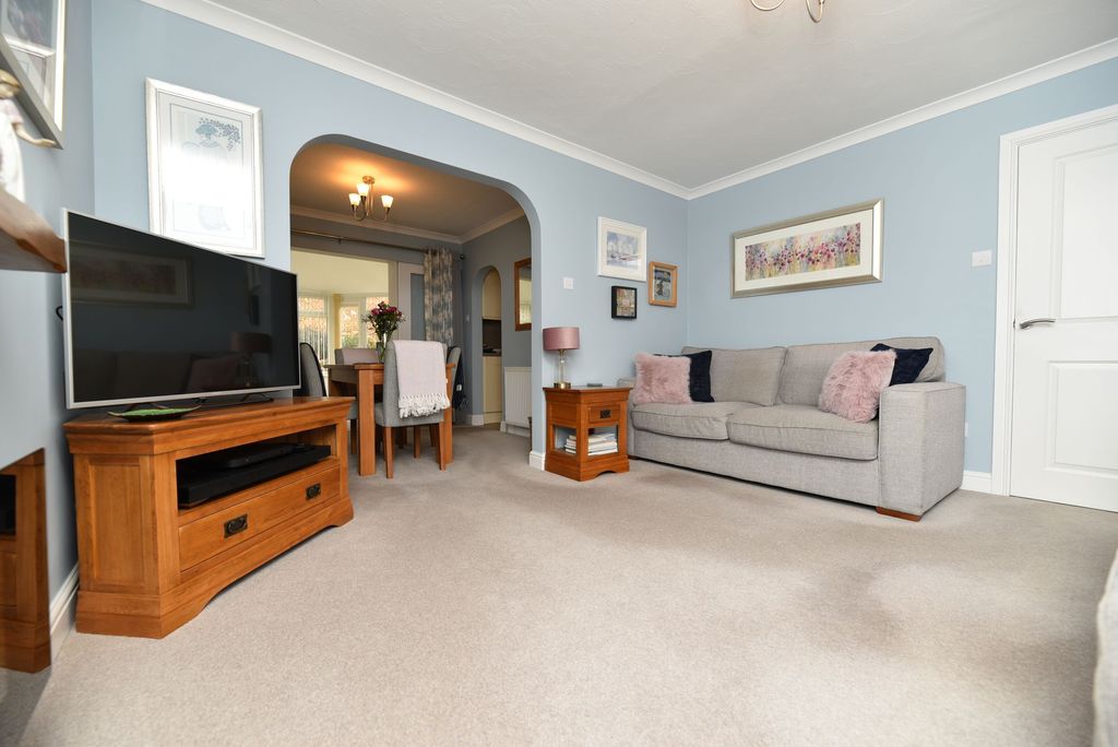 Property photo 3 of 21