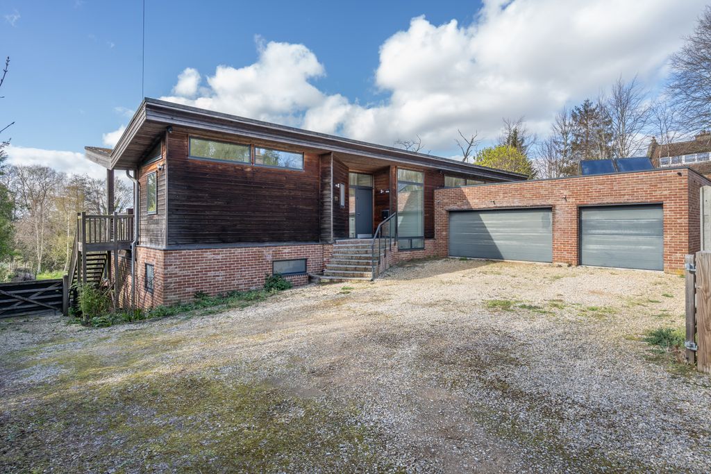 Property photo 3 of 31