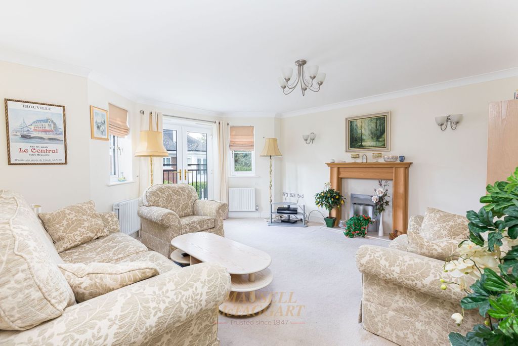 Property photo 2 of 17