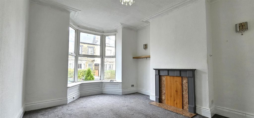 Property photo 2 of 16 20251004_121322.Jpg