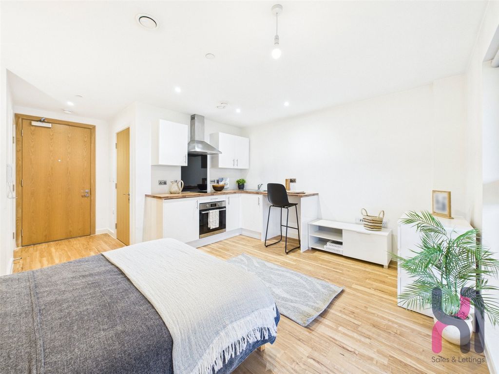 Property photo 2 of 11 Picture No. 21