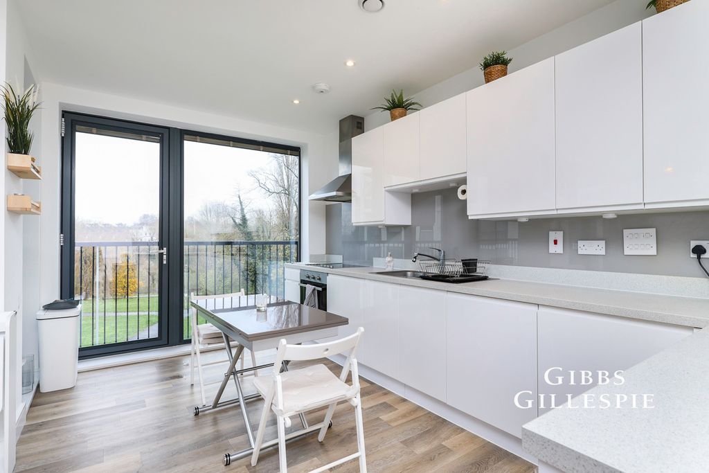 Property photo 2 of 14 Photo