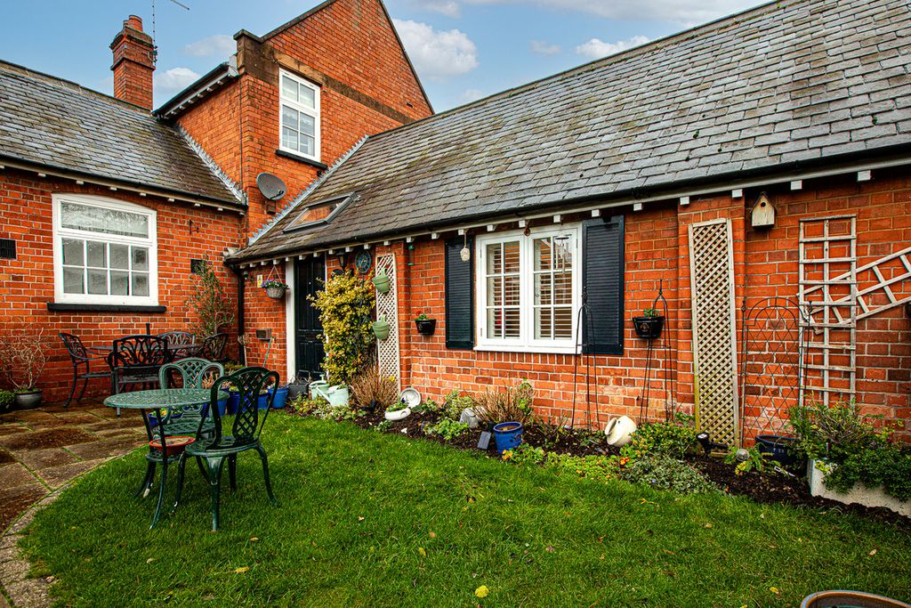 Property photo 1 of 25