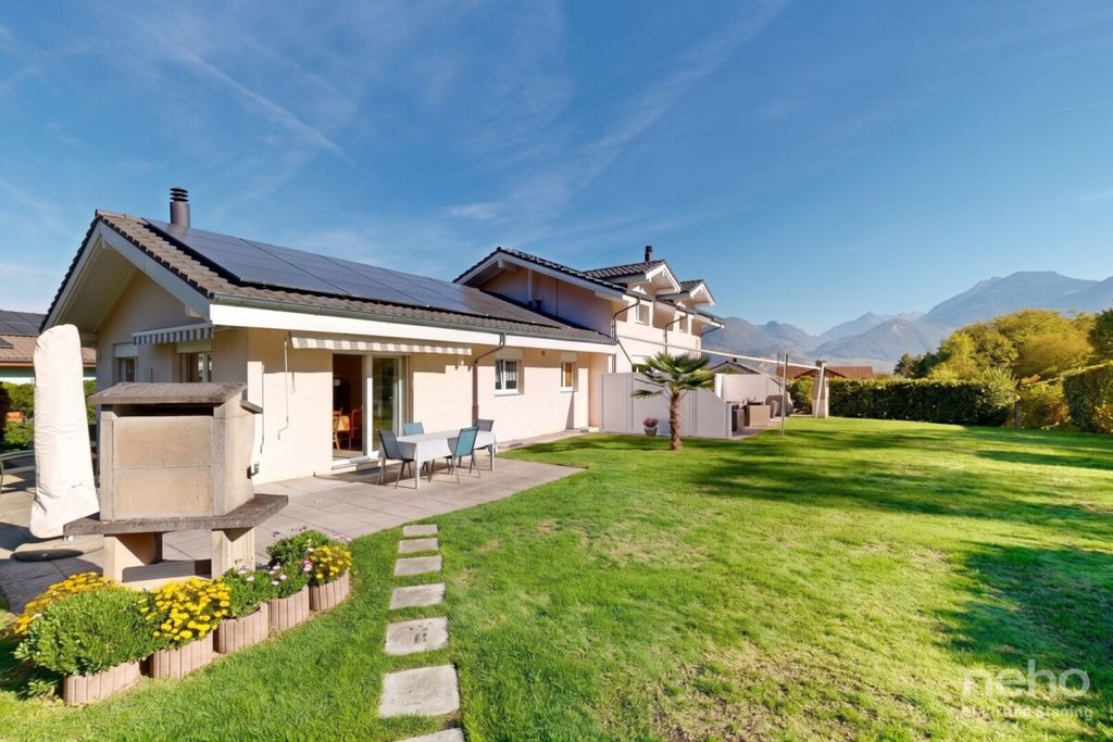 Property photo 2 of 12