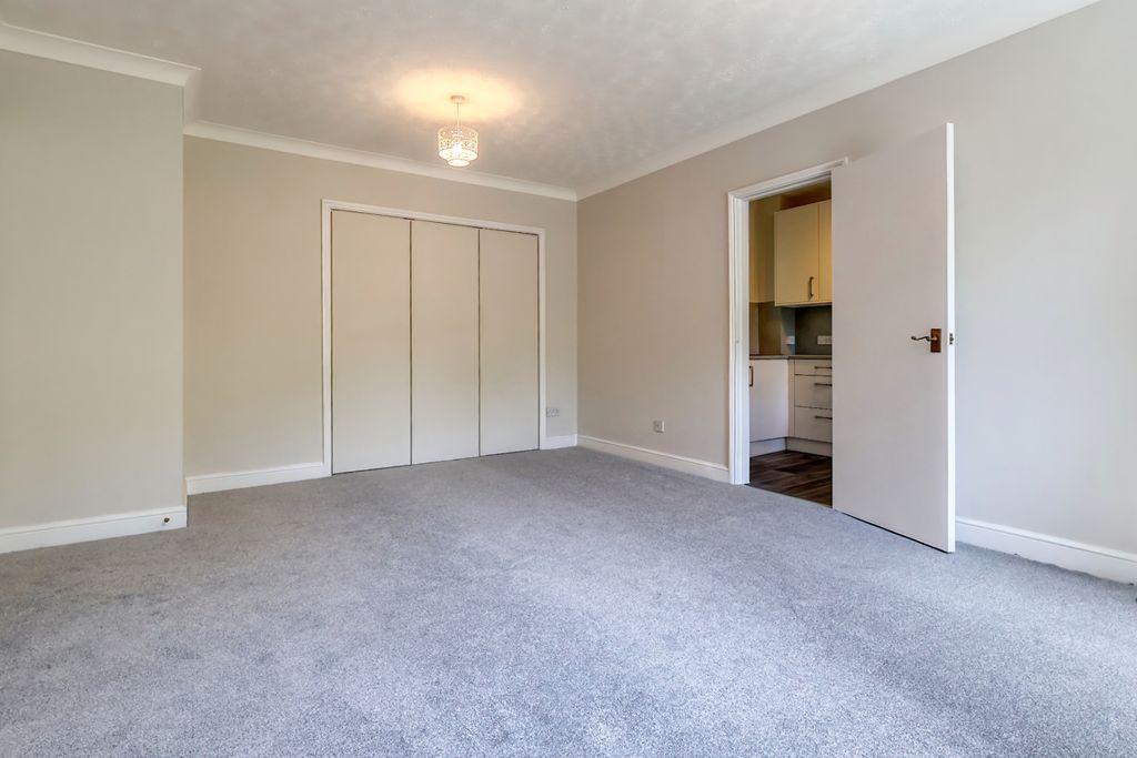 Property photo 2 of 10 Picture No. 05