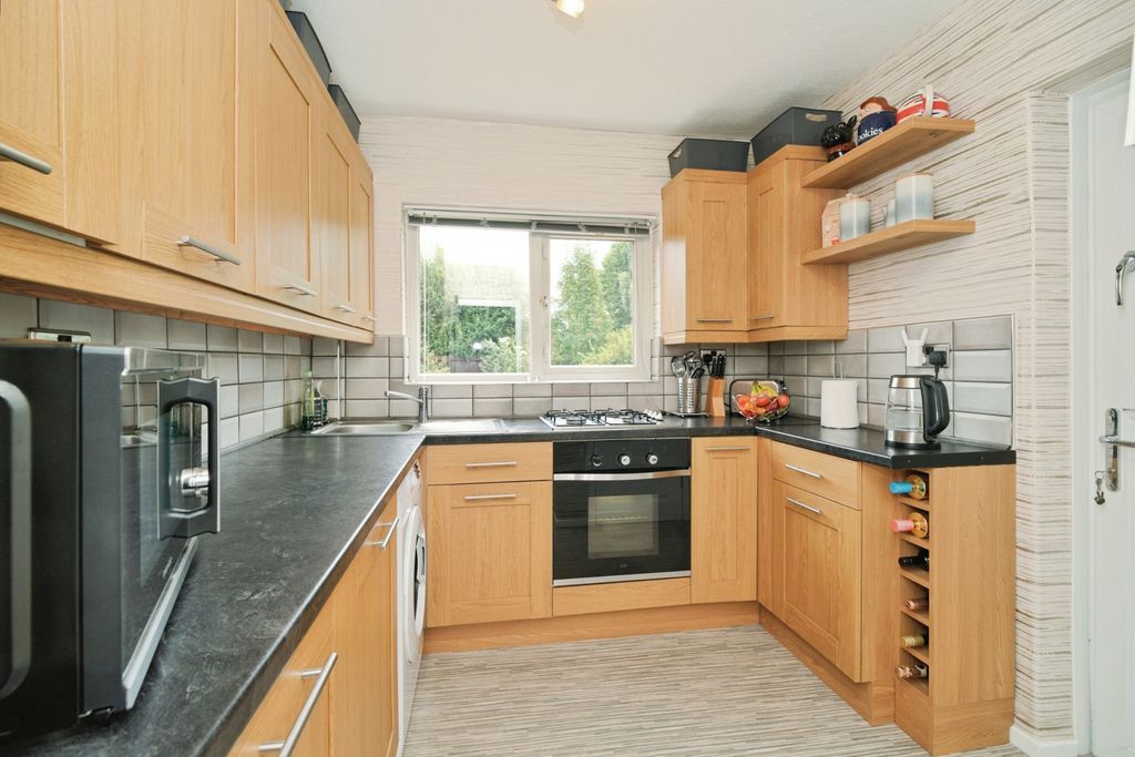Property photo 3 of 15 Kitchen