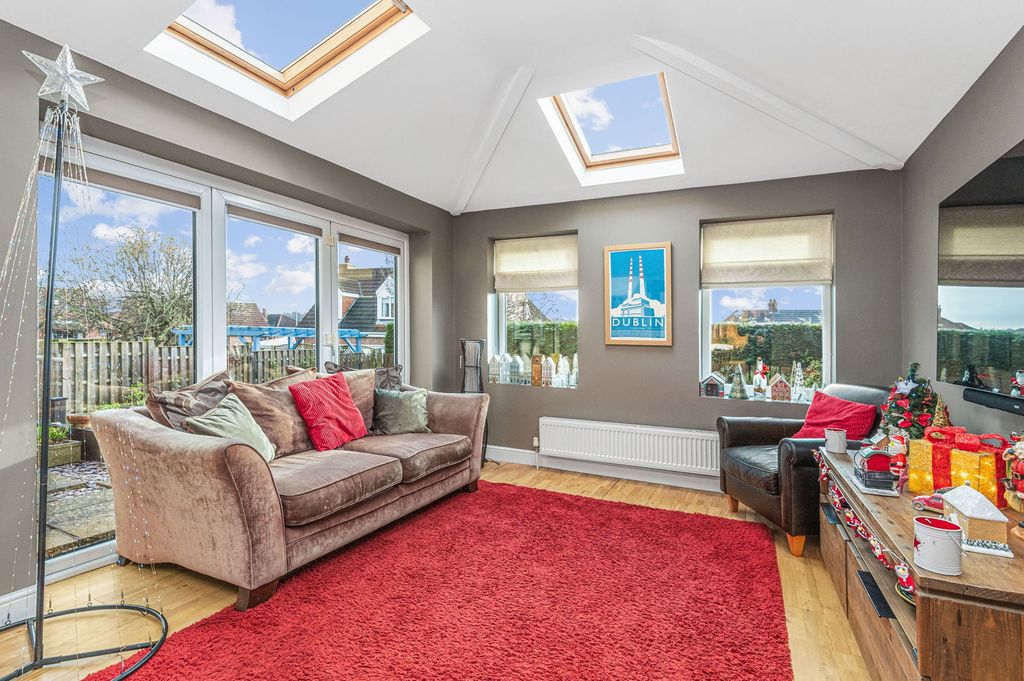 Property photo 2 of 13