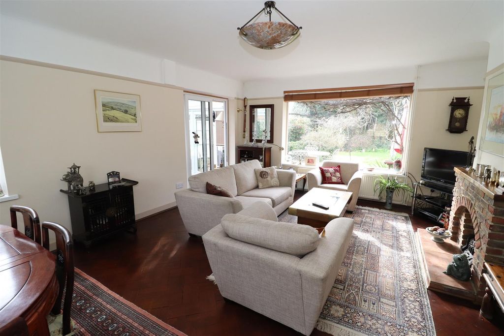 Property photo 3 of 17