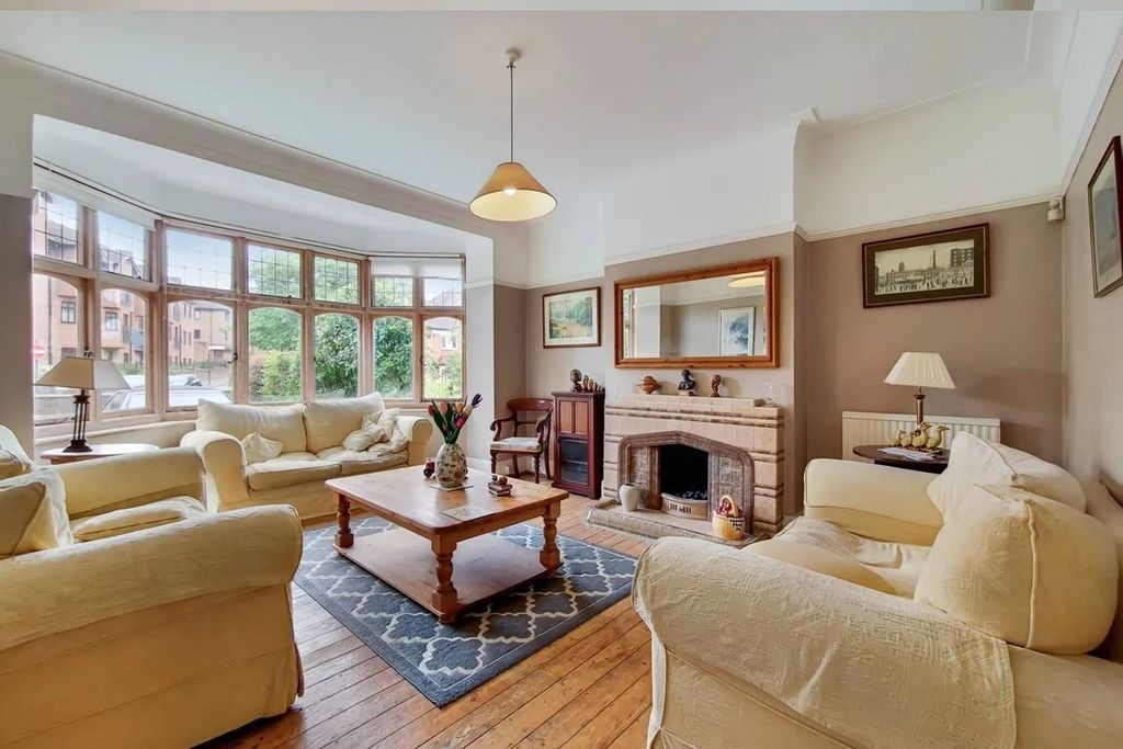 Property photo 2 of 17 2