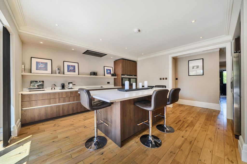 Property photo 2 of 23 1480357-9-6A393577E4cc6.Jpg