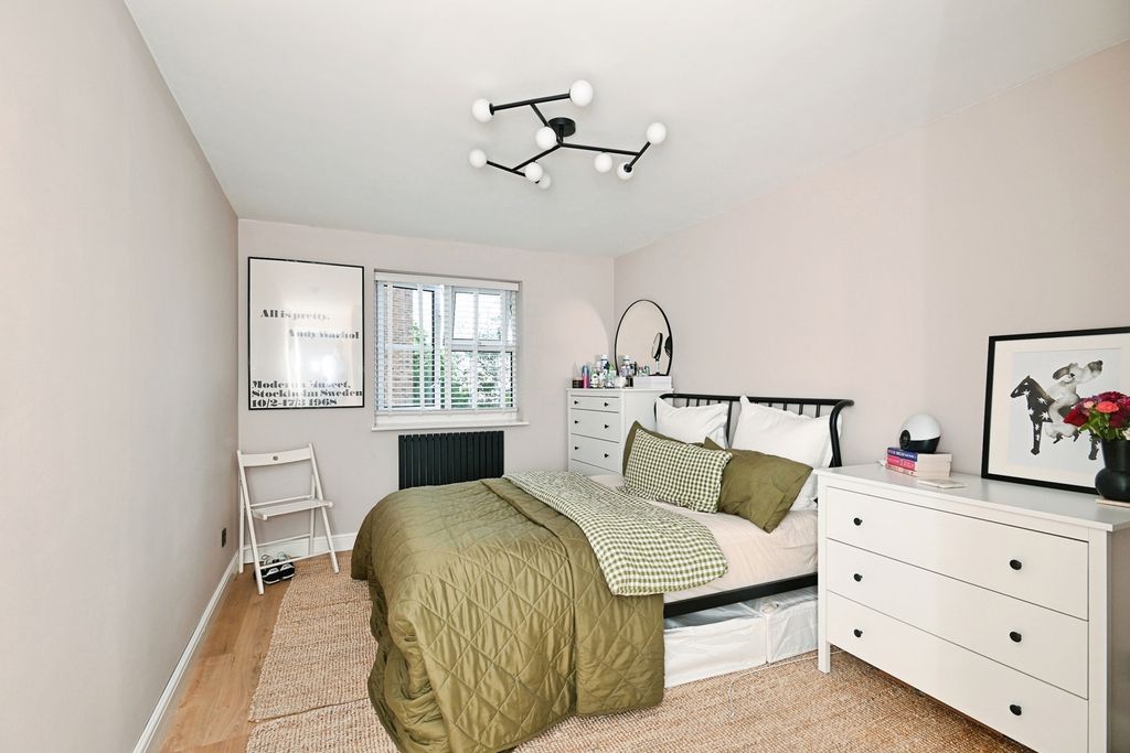 Property photo 3 of 8 Pbox-Img.Jpg