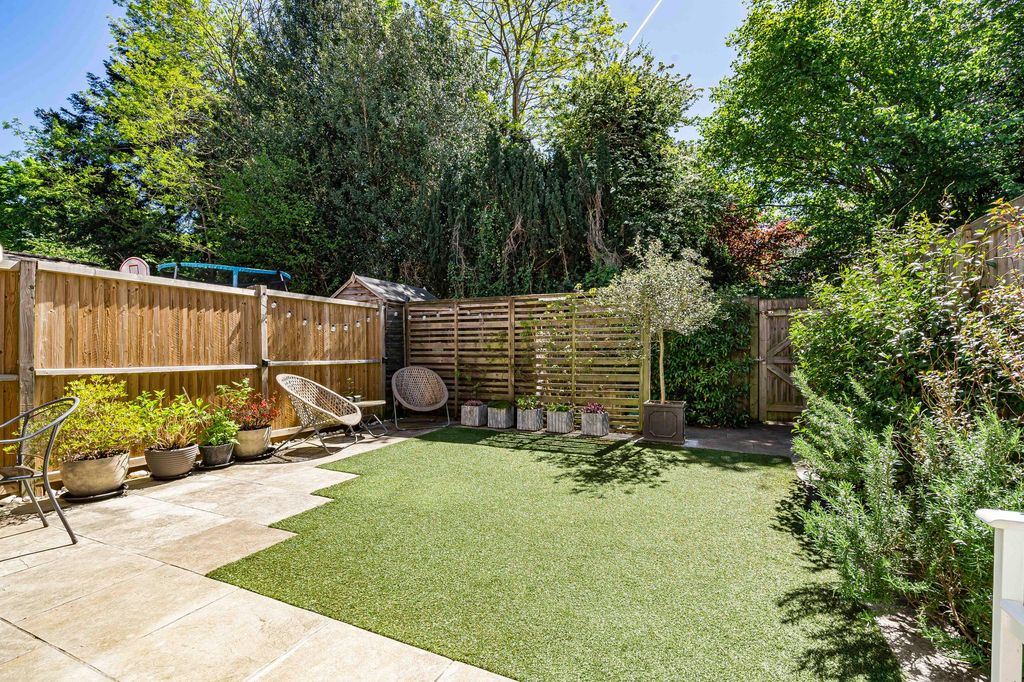Property photo 3 of 23
