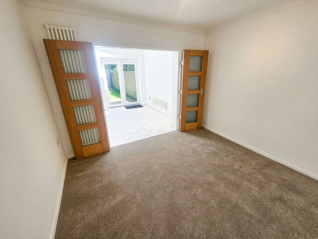 Property photo 3 of 14 Dining Room