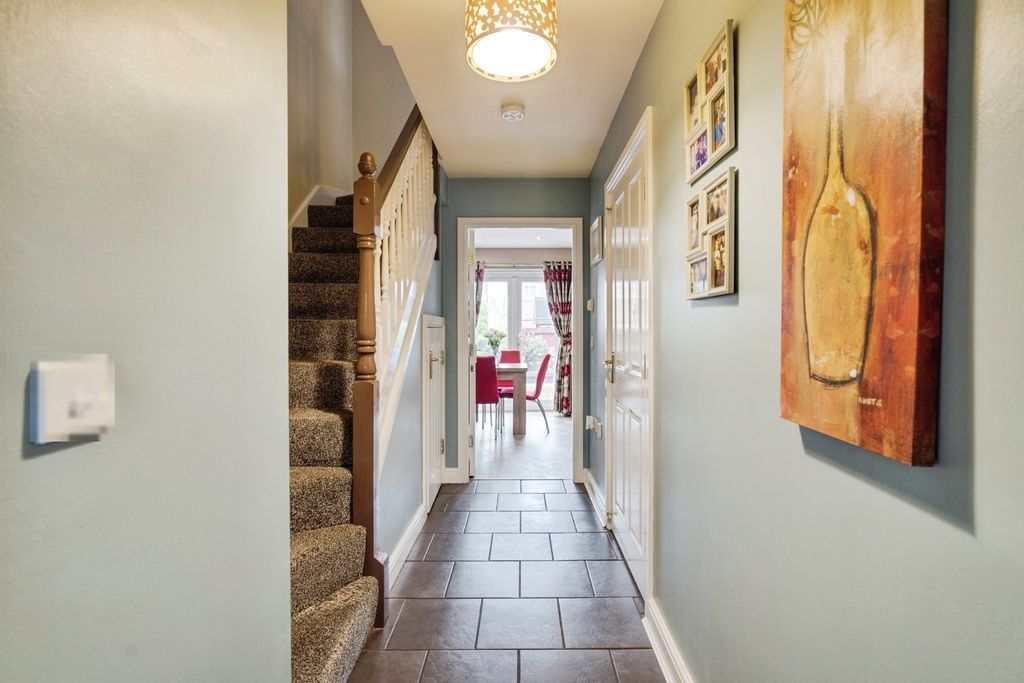 Property photo 2 of 24 Pbox-Img.Jpg