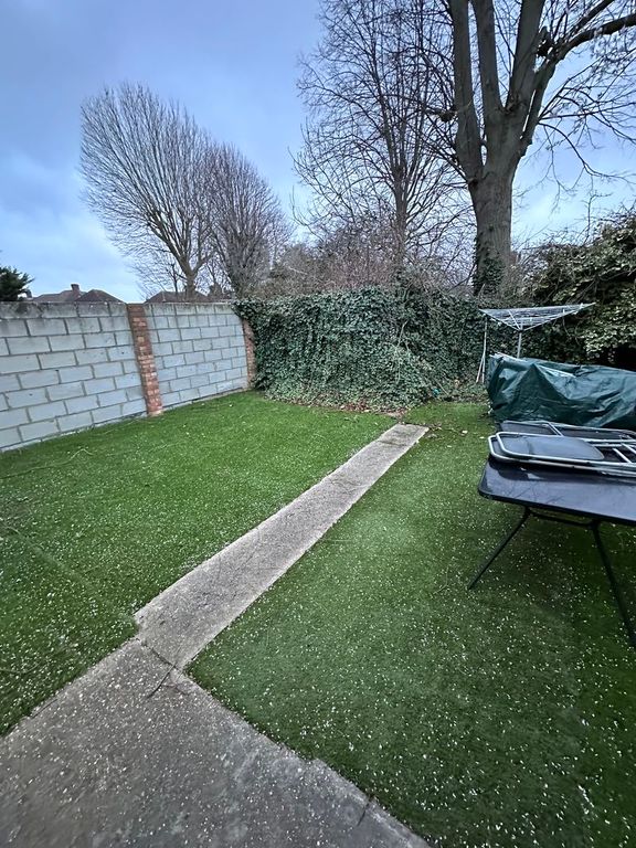 Property photo 1 of 6 Photo 2