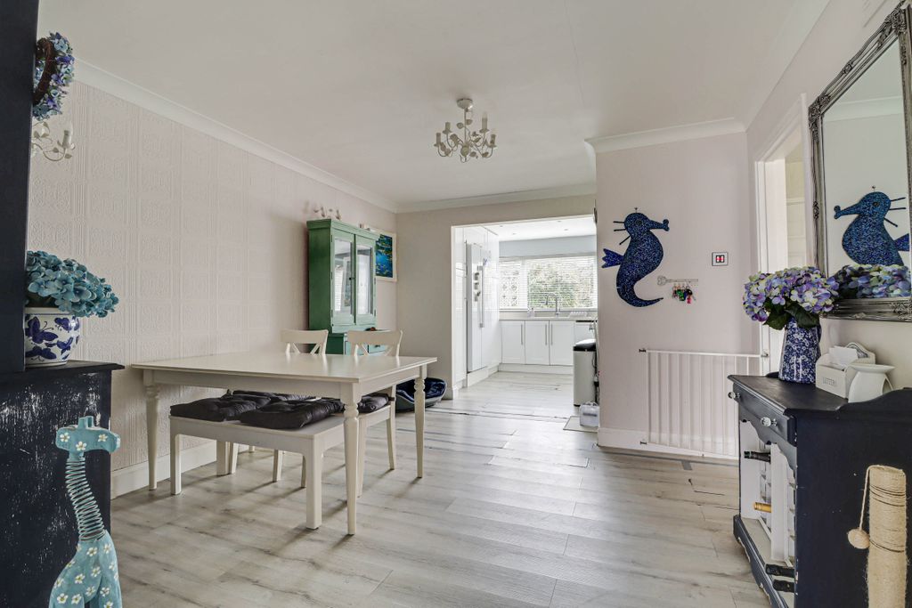 Property photo 3 of 25 Dining Room