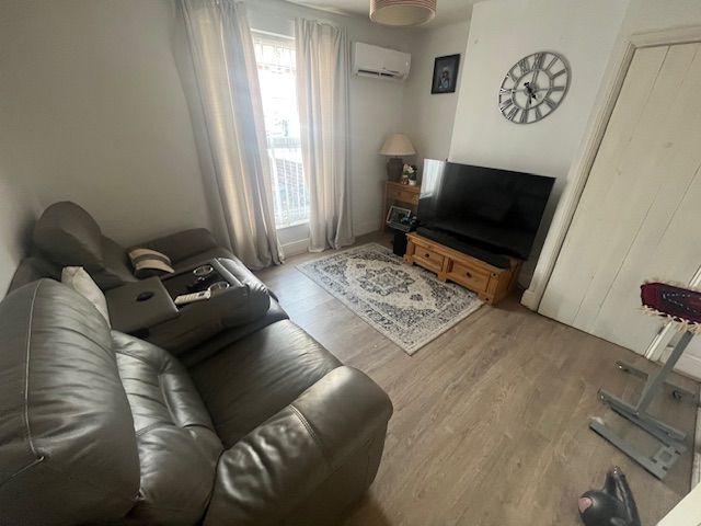 Property photo 2 of 17 Image