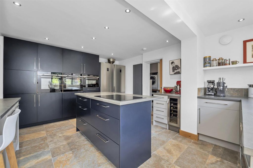 Property photo 2 of 34 Dcp_3880.Jpg