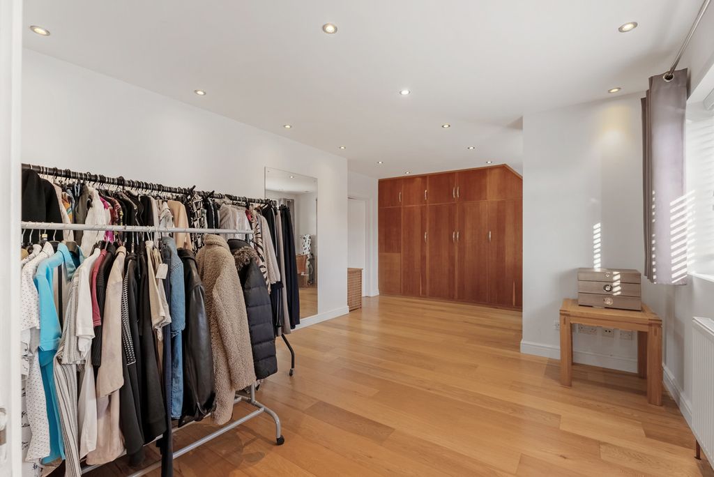 Additional image 30 of 6 bed detached house for salePine Grove, Brookmans Park AL9