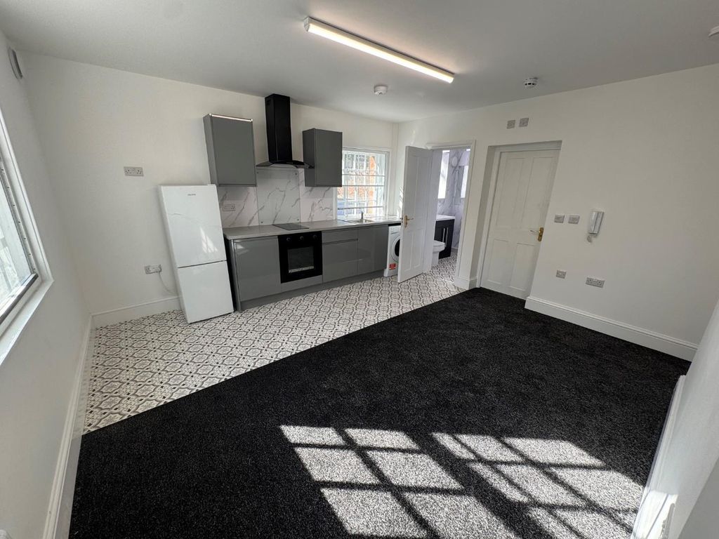 Property photo 2 of 9 2.Jpg