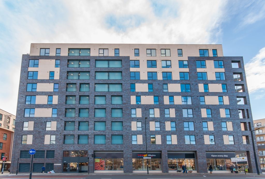 Property photo 2 of 10 Kitchen