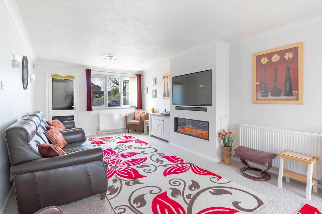 Property photo 2 of 13