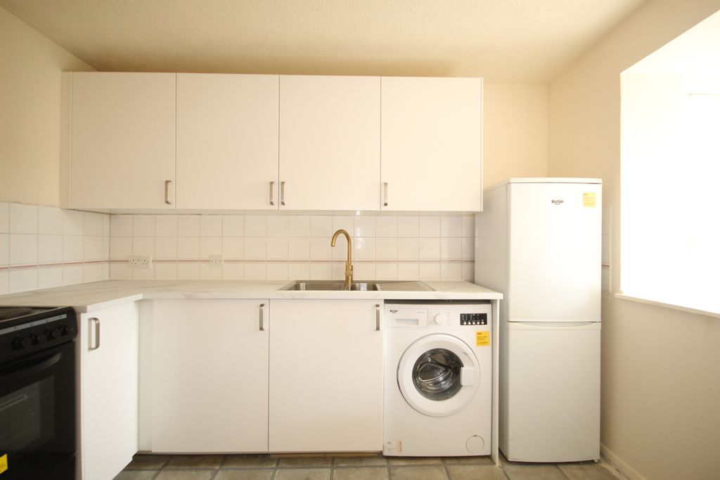 Property photo 1 of 6 Rose Court, Wembley, Middlesex, Ha0