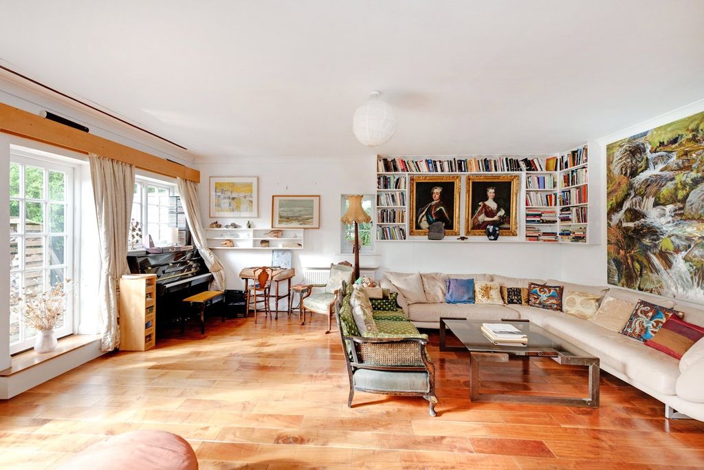 Property photo 3 of 10 Picture No. 12