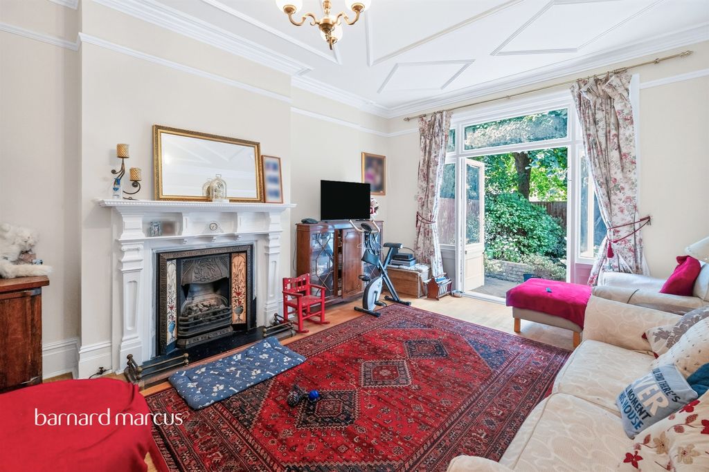 Property photo 3 of 18