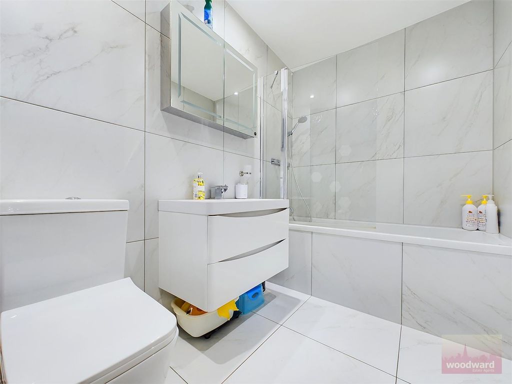 Property photo 3 of 14 Cam01320G0-Pr0255-Still005.Jpg