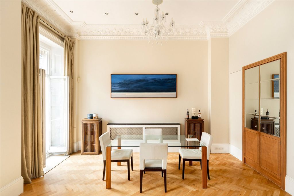 Property photo 2 of 8 Dining Space