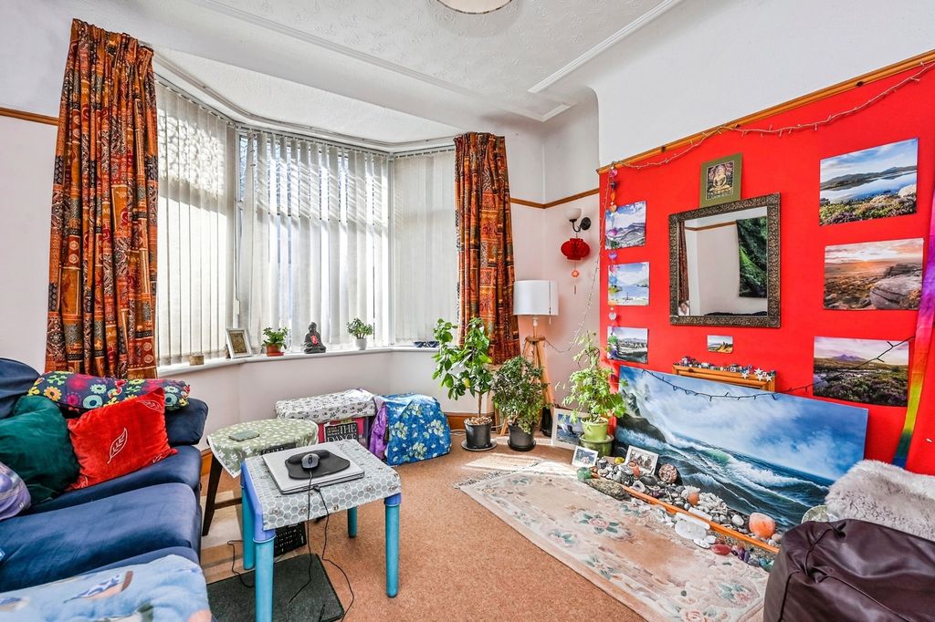 Property photo 3 of 15 Photo