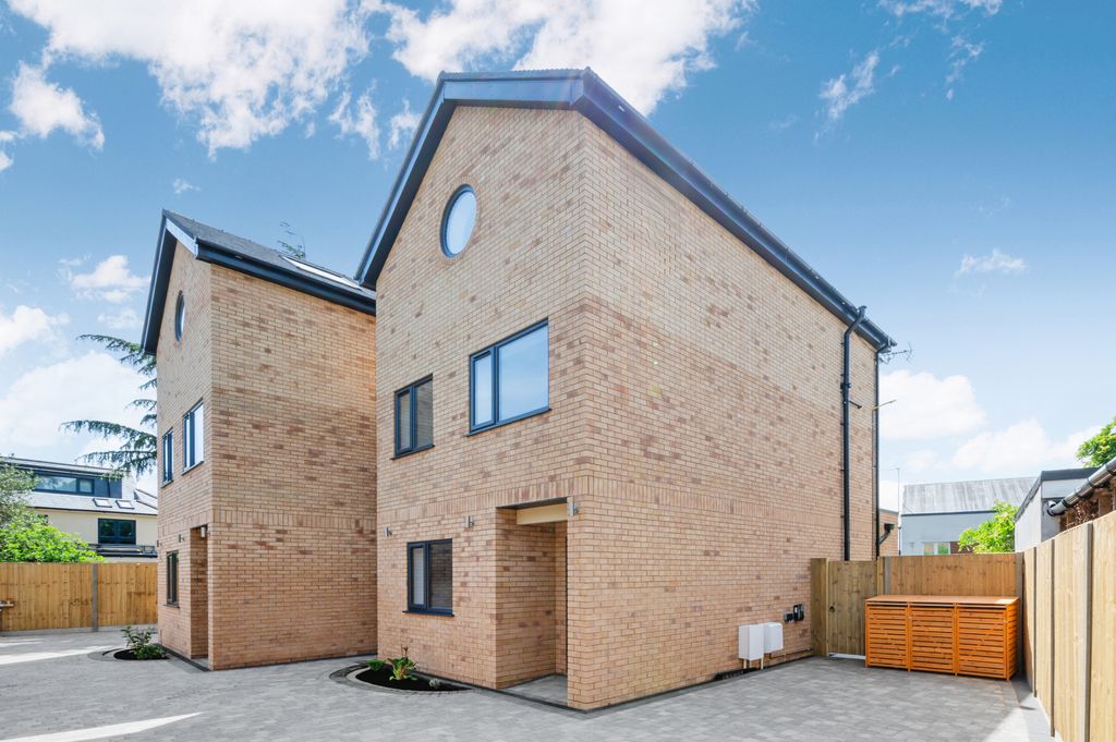 Property photo 1 of 15 Picture No. 06