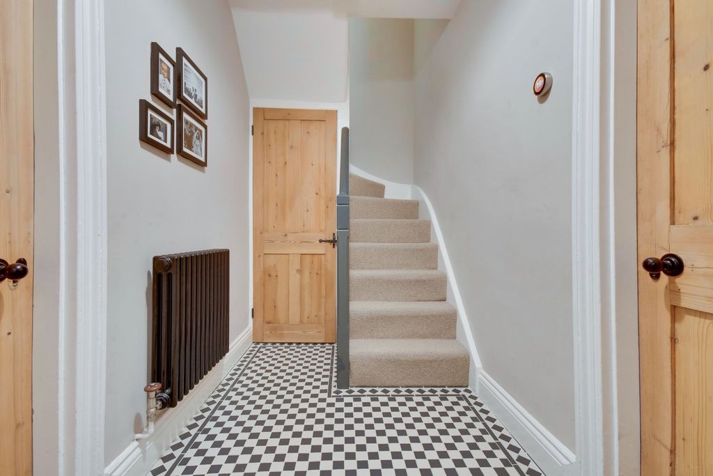 Property photo 2 of 23