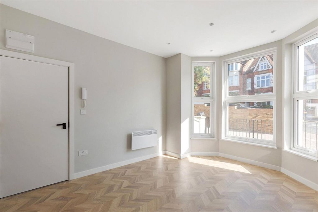 Property photo 2 of 10 Picture No. 03