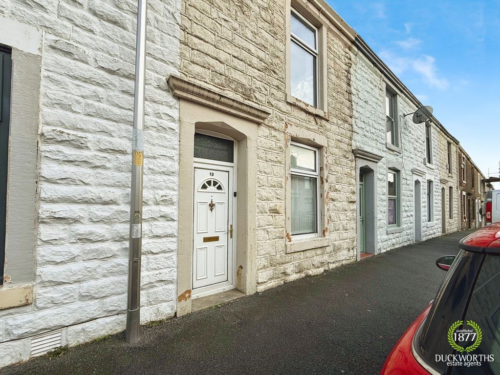 Property photo 1 of 12