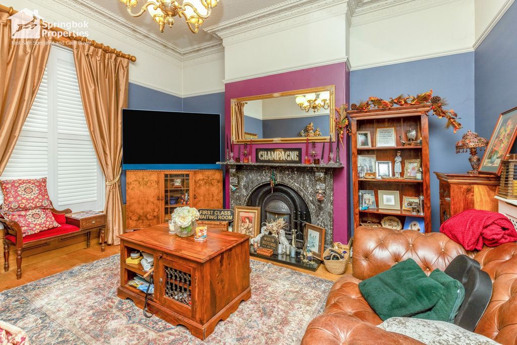 Property photo 3 of 21 Image 2