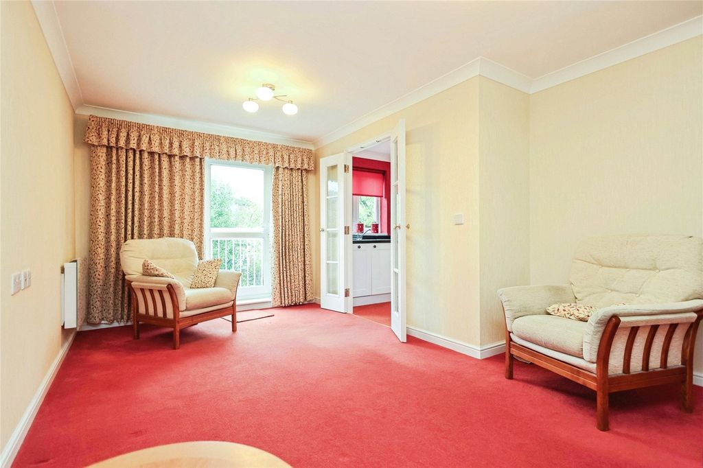 Property photo 3 of 10 Living Room