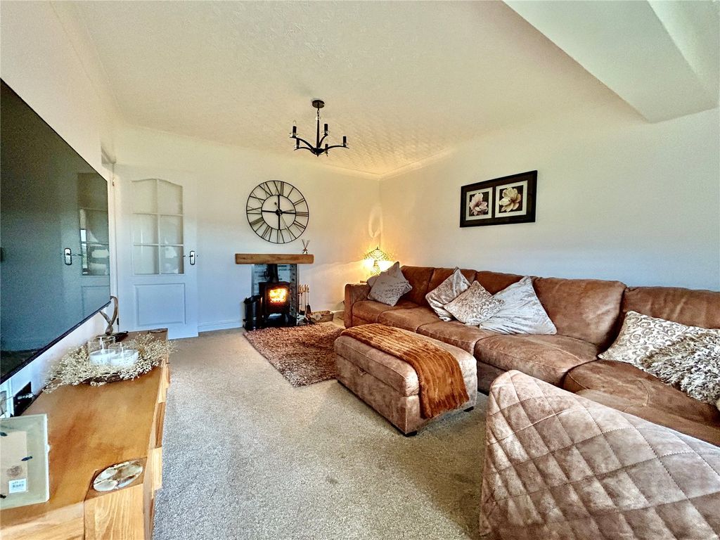 Property photo 2 of 22 Picture No. 23