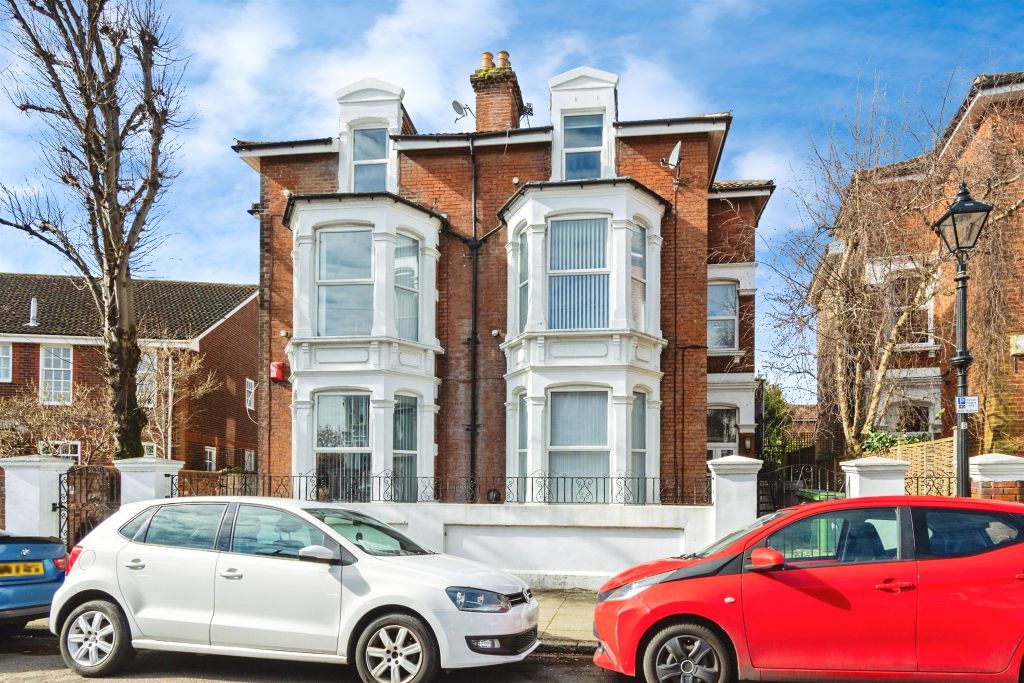 Property photo 1 of 31