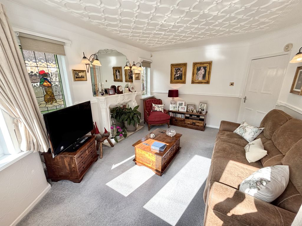 Property photo 3 of 31