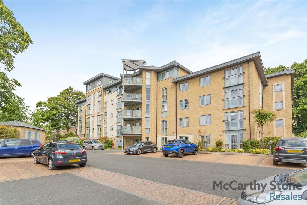 Property photo 1 of 14 8700175-Exterior02.Jpg