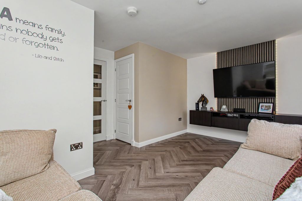 Property photo 3 of 18 Property Image 3